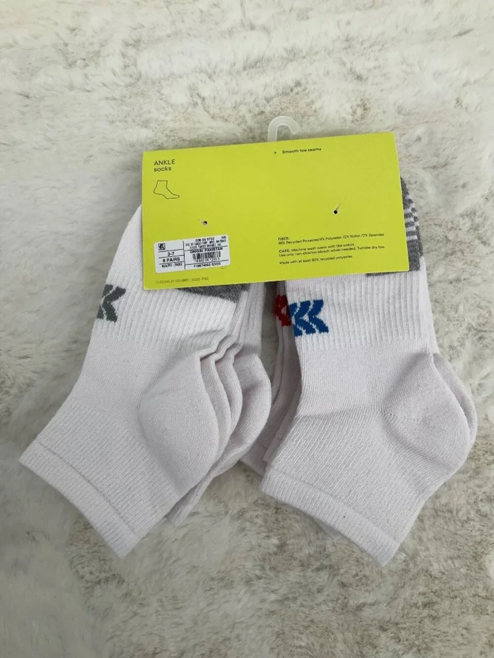 All in Motion Boys' Ankle Socks 6 pk size Large shoe size 3-7 White NEW